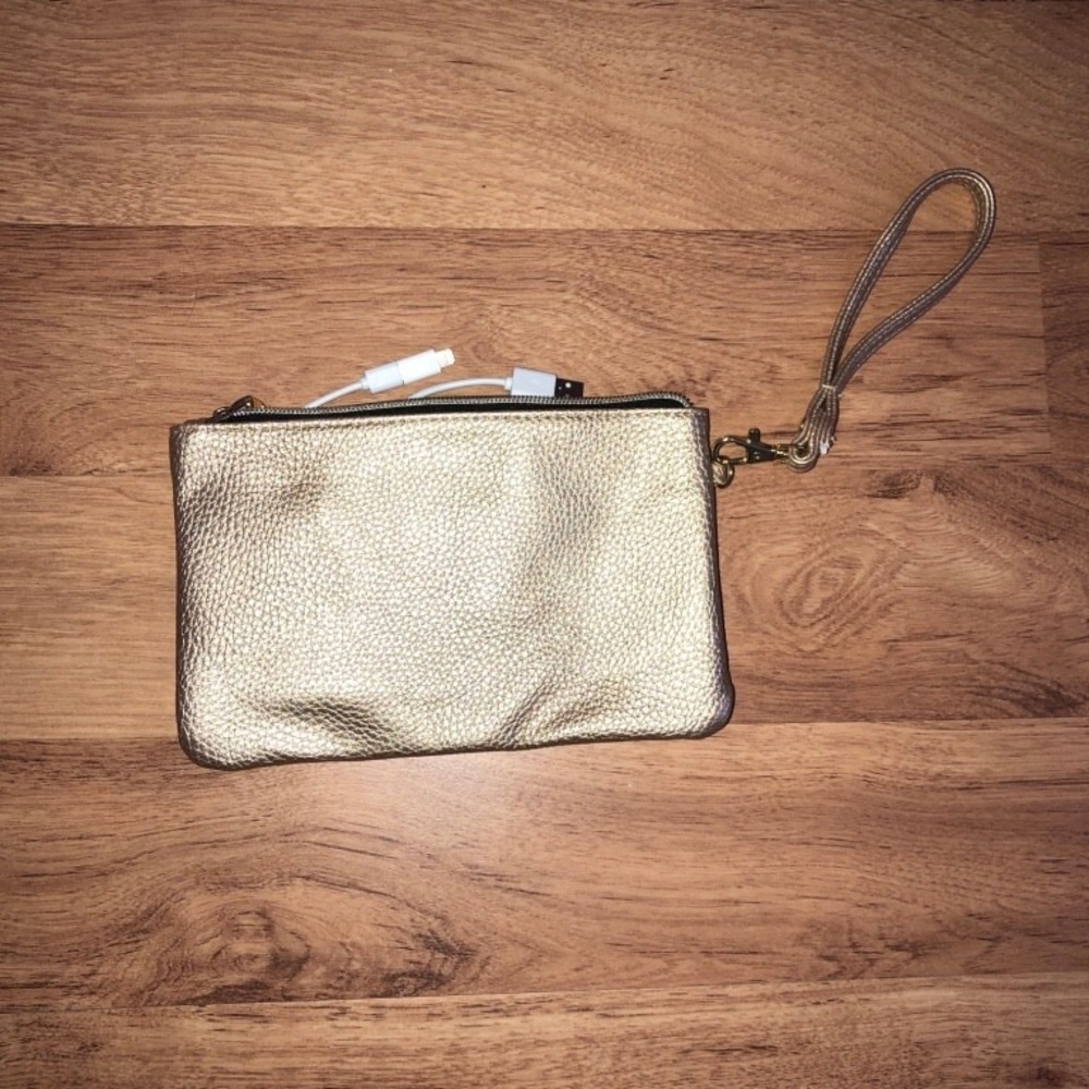Liz Claiborne charging wristlet - Picture 2 of 3